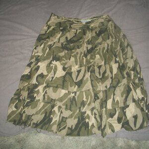 womens camo skirt.VENUS.below knee.size small